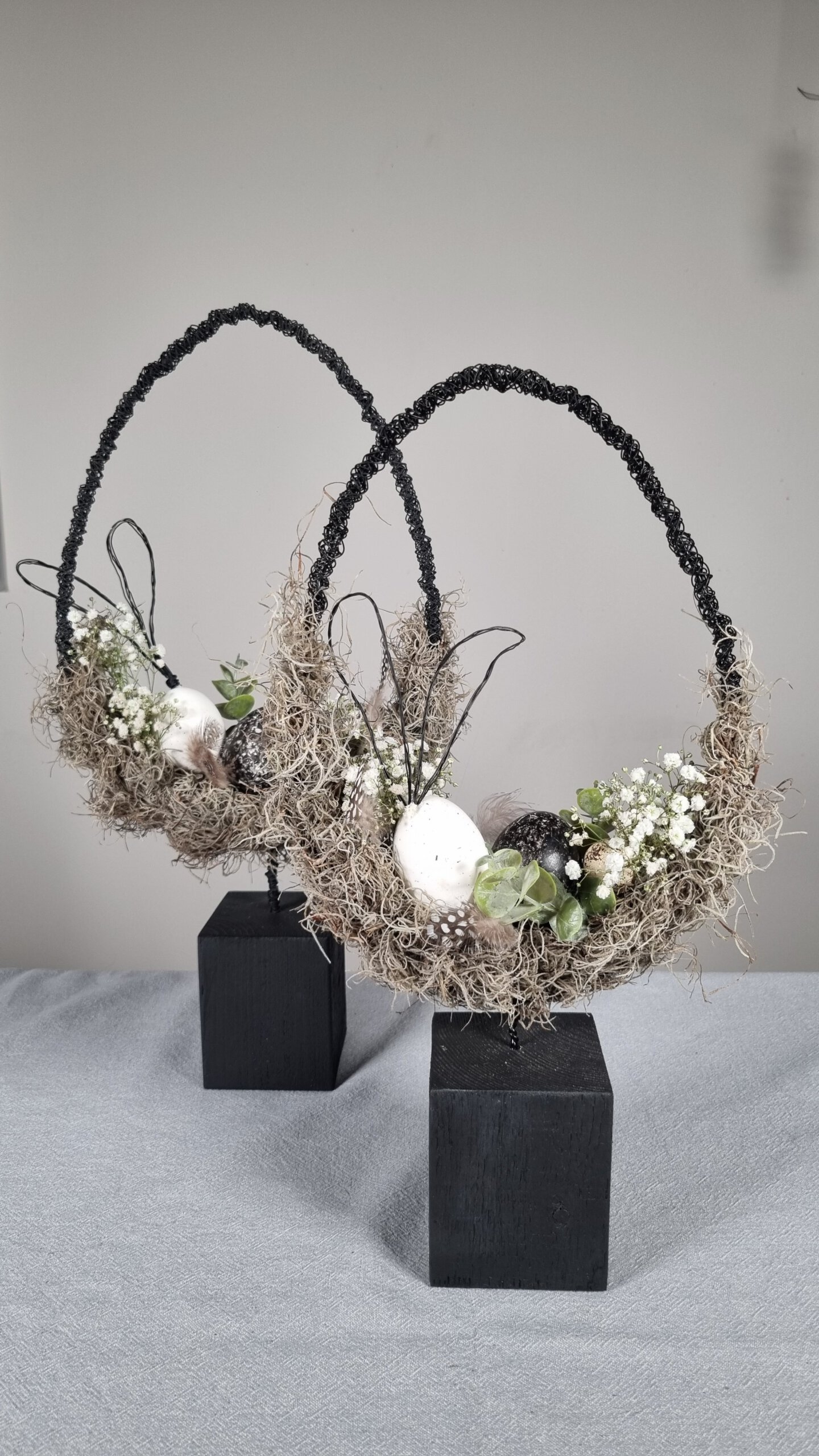 Drahtei mit Deko erhältlich in zwei Größen , handgefertigt