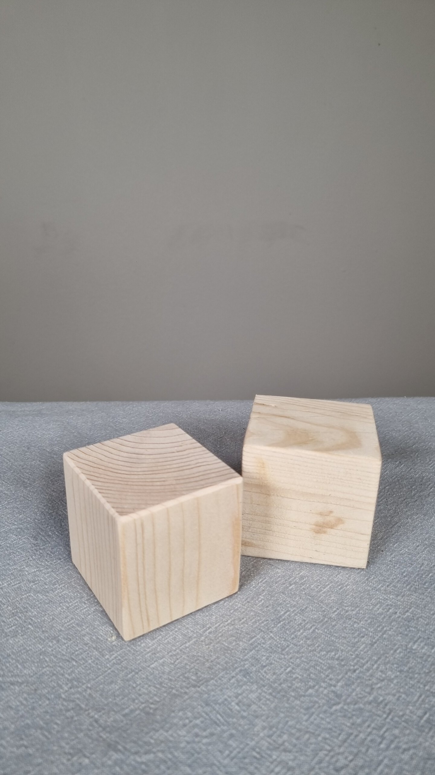 Holzklotz Hca.6cmxB6cm natur, ein Stück