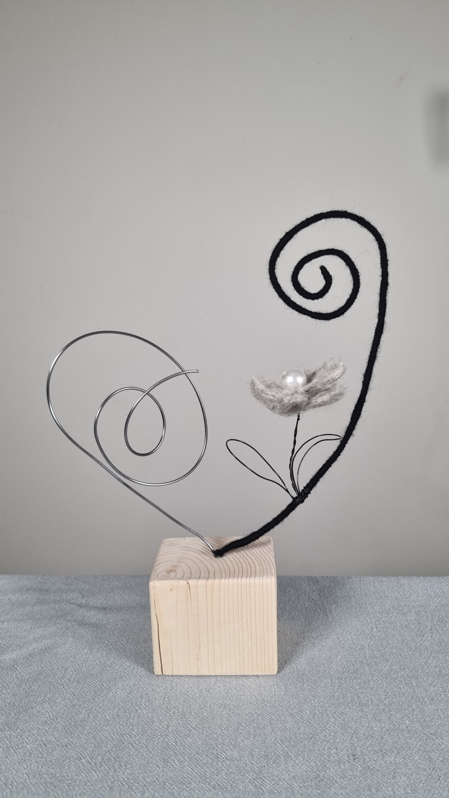Herz auf Holzklotz H34cm, handgeferigt