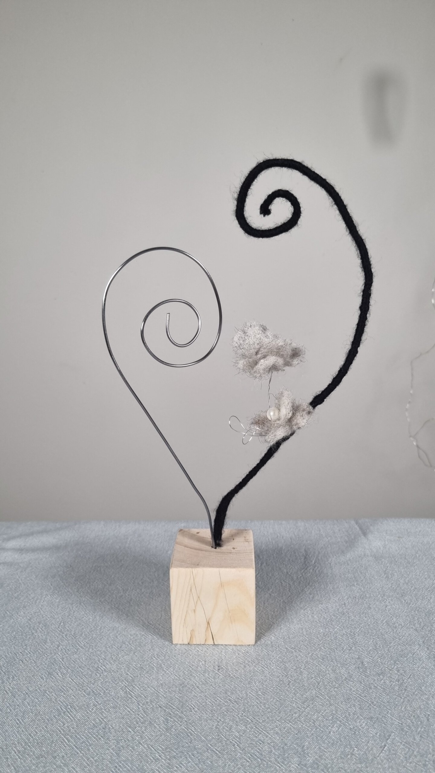 Herz auf Holzklotz H35cm, handgefertigt